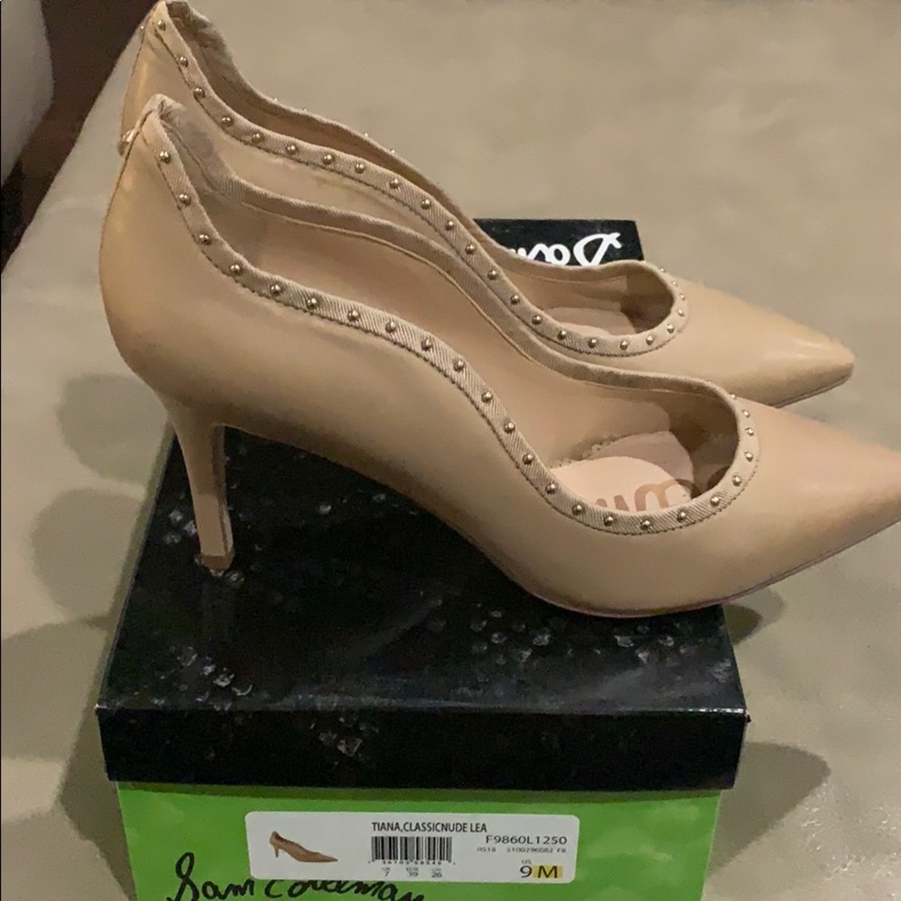 Shoes - Picture 4 of 4